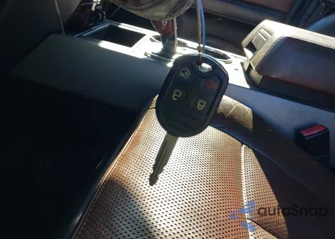 2014 Ford Expedition El King Ranch z USA, uszkodzony, nr VIN 1FMJK1H53EEF26665